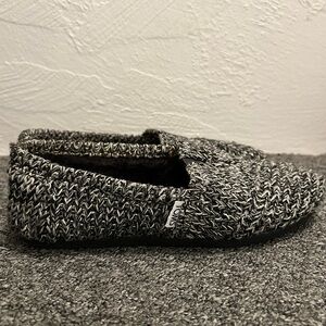 Toms women’s Black & White Knit Slip-On Loafers